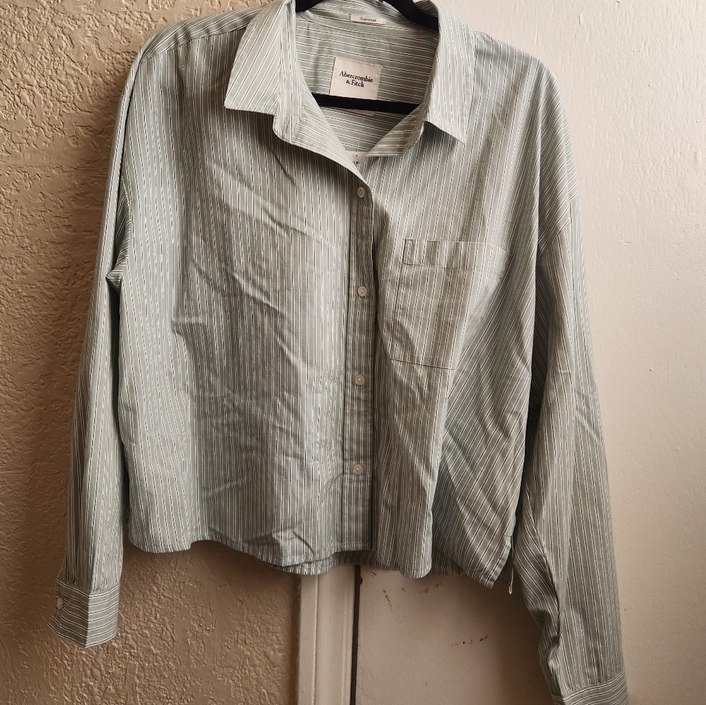 NWT- Abercrombie & Fitch Oversized Cropped Poplin Shirt